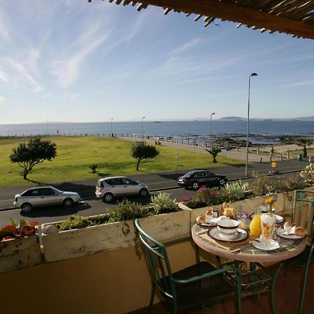 Dolphin Inn Guesthouse Cape Town Exterior photo