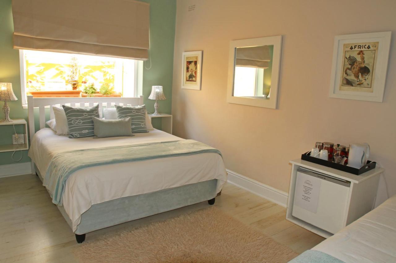 Dolphin Inn Guesthouse Cape Town Exterior photo