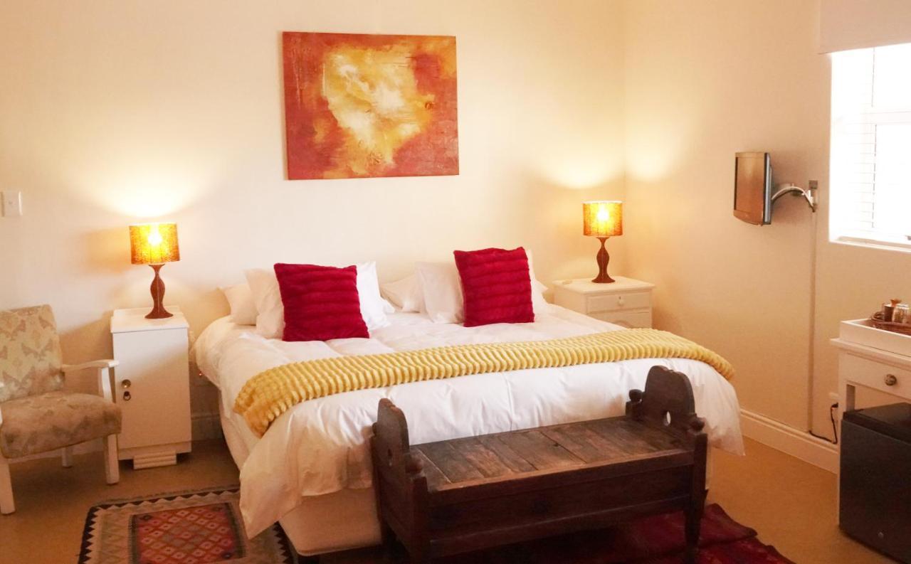 Dolphin Inn Guesthouse Cape Town Exterior photo