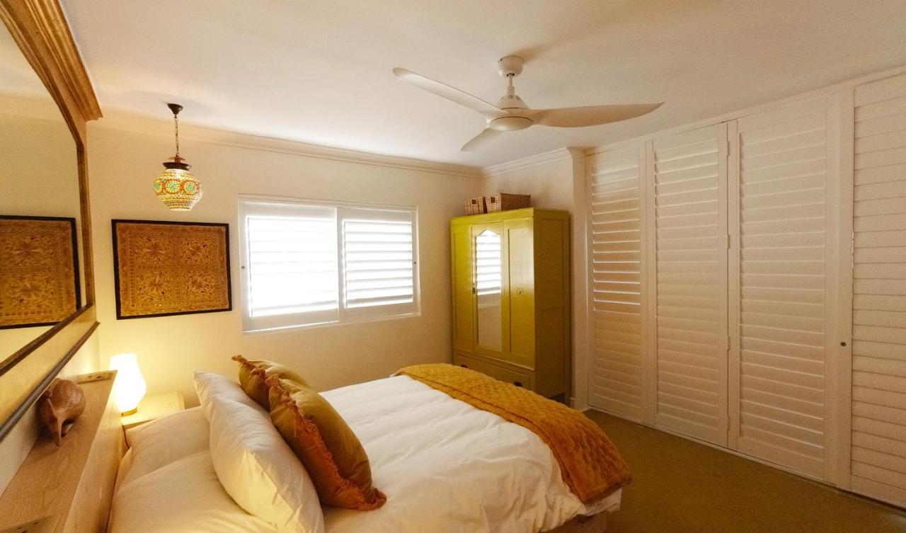 Dolphin Inn Guesthouse Cape Town Exterior photo